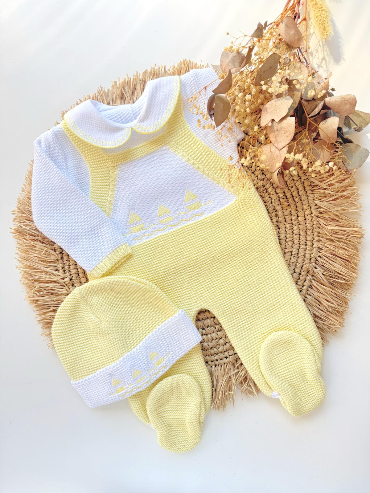 Barquito gorro Three Piece Knitted