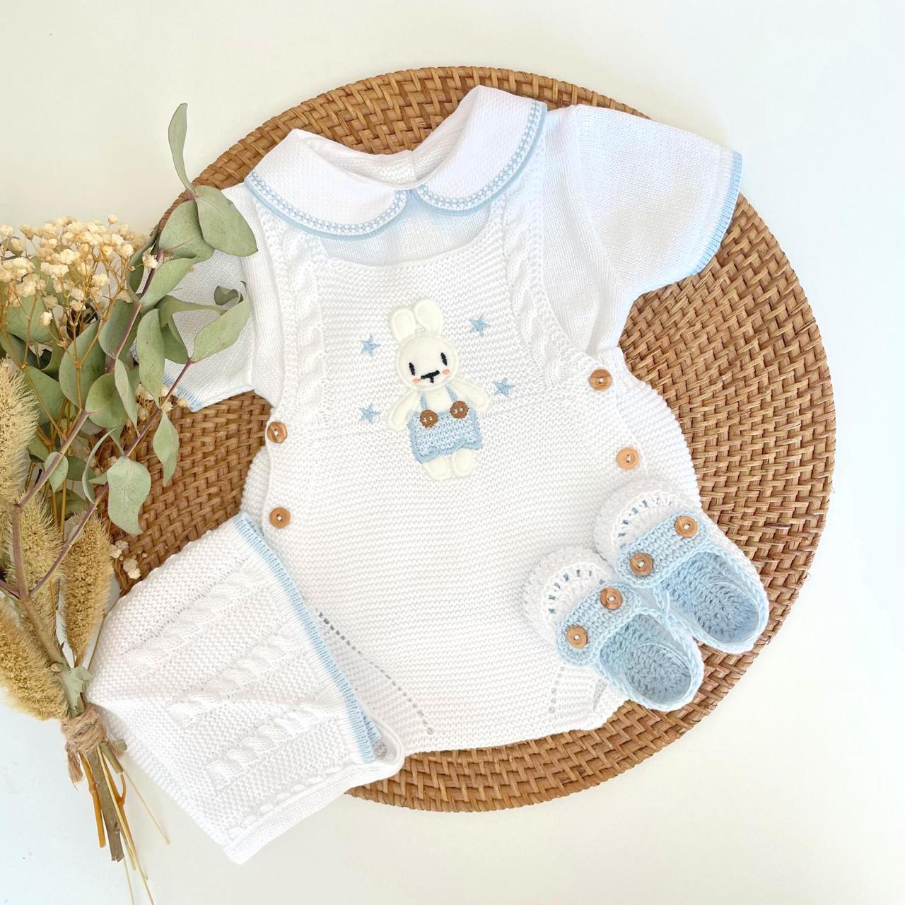 conejito 4 Piece Knitted Outfit