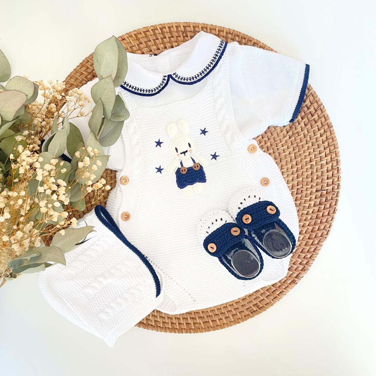 conejito 4 Piece Knitted Outfit