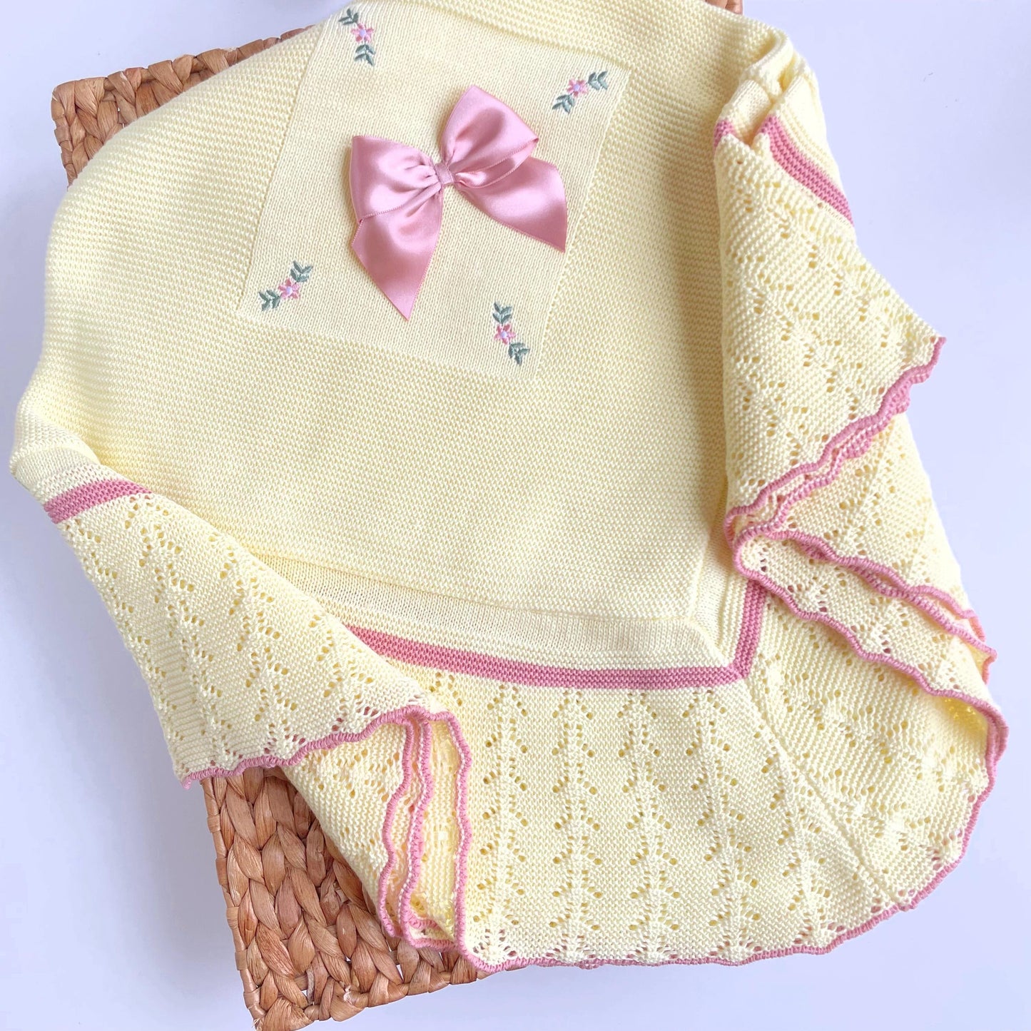 Pétalo Flor Knitted Blanket