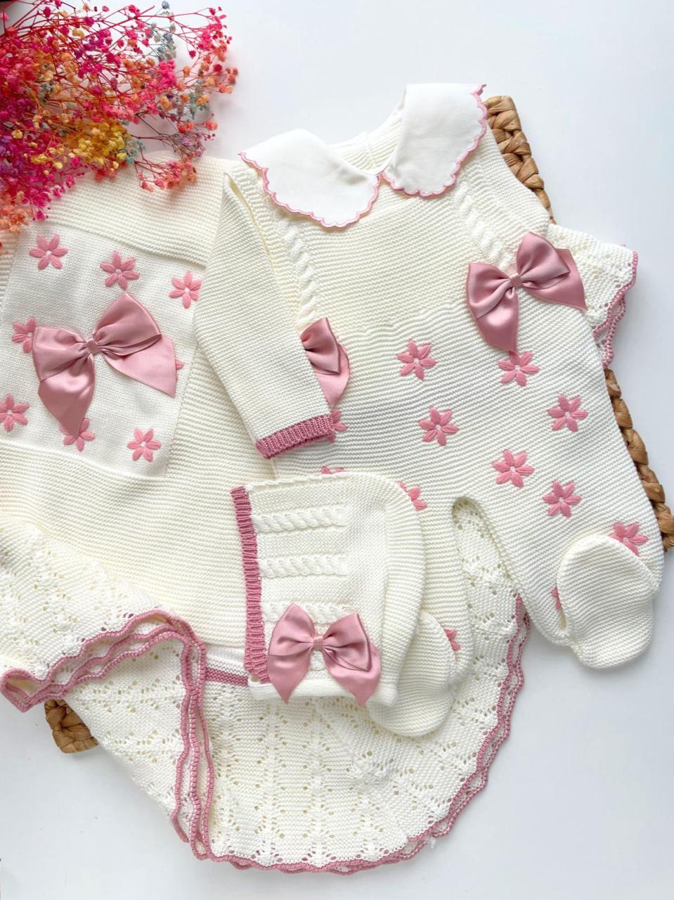 Set Lucia Three Piece Knitted and blanket