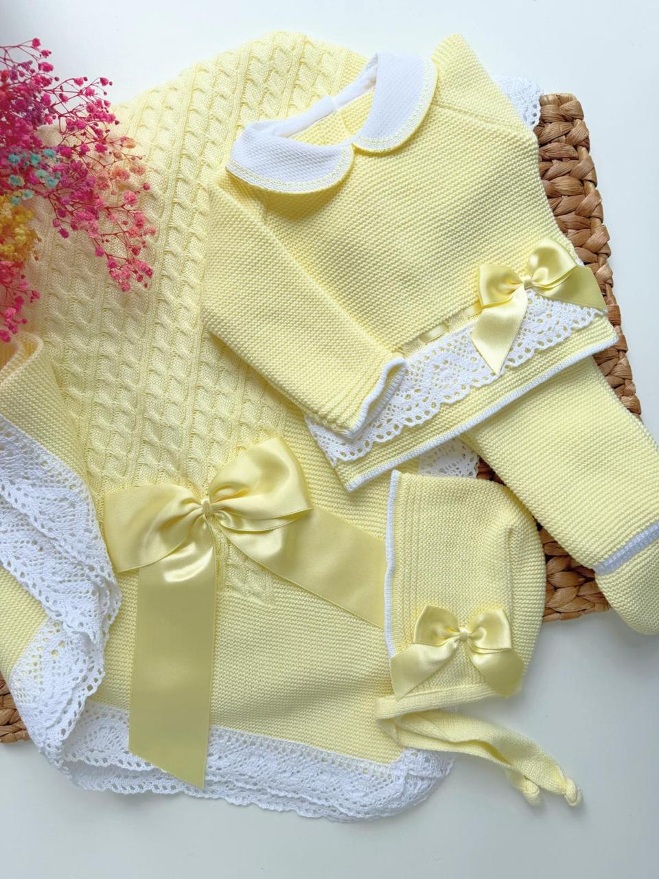 Set Tivoli Three Piece Knitted and blanket
