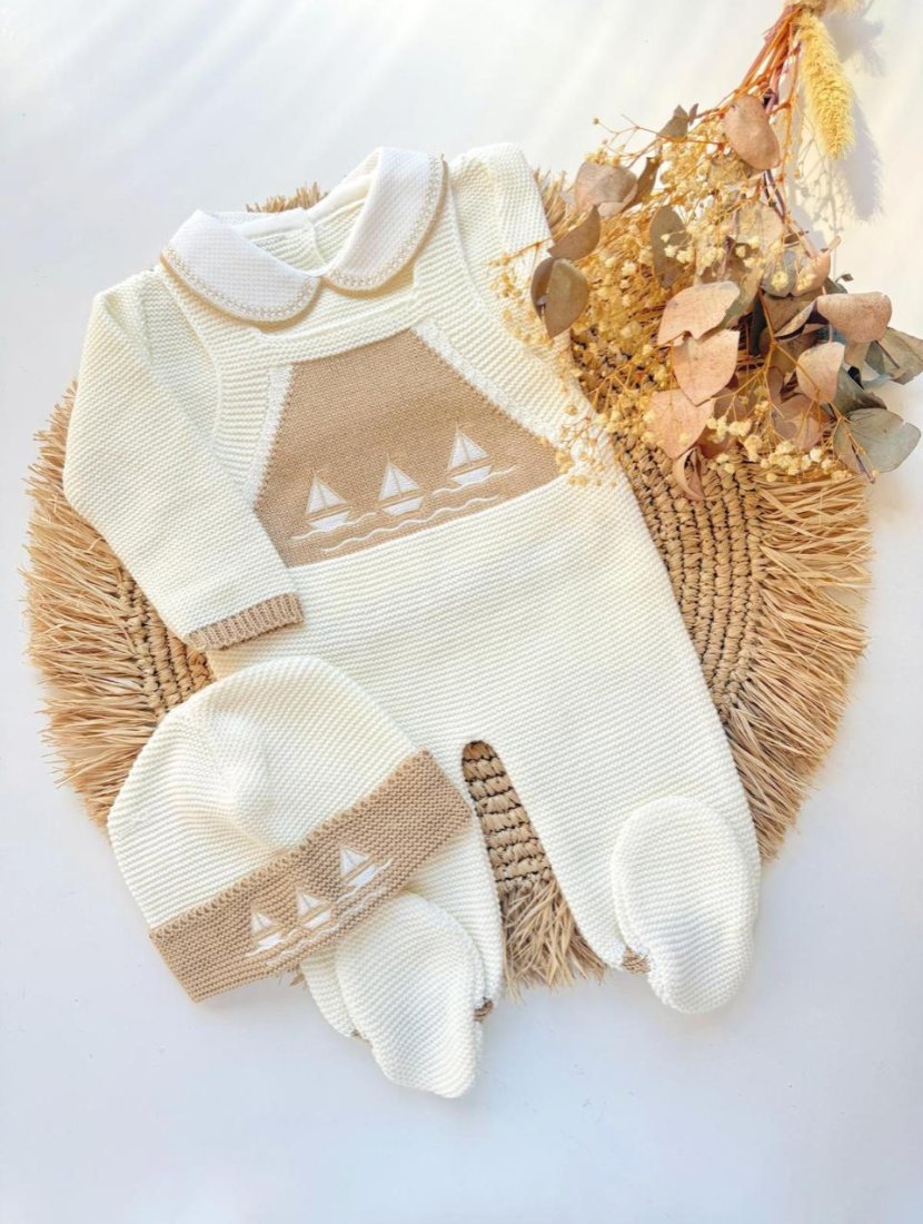 Barquito gorro Three Piece Knitted