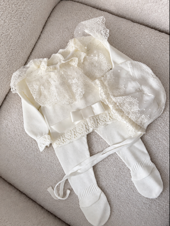Deluxe Newborn Set with Embroidered Lace Bonnet