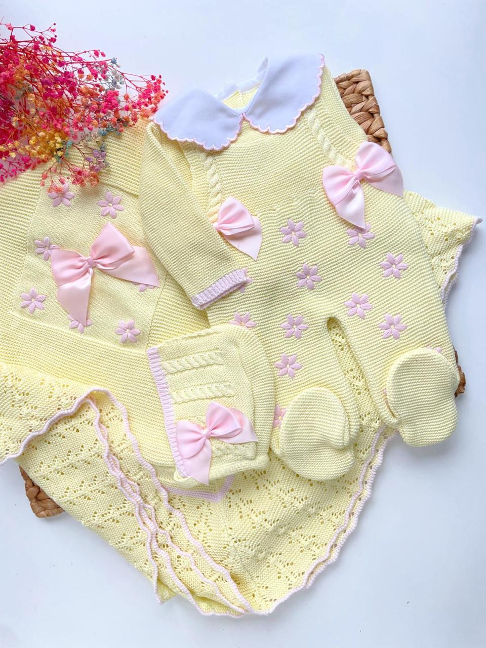 Set Lucia Three Piece Knitted and blanket