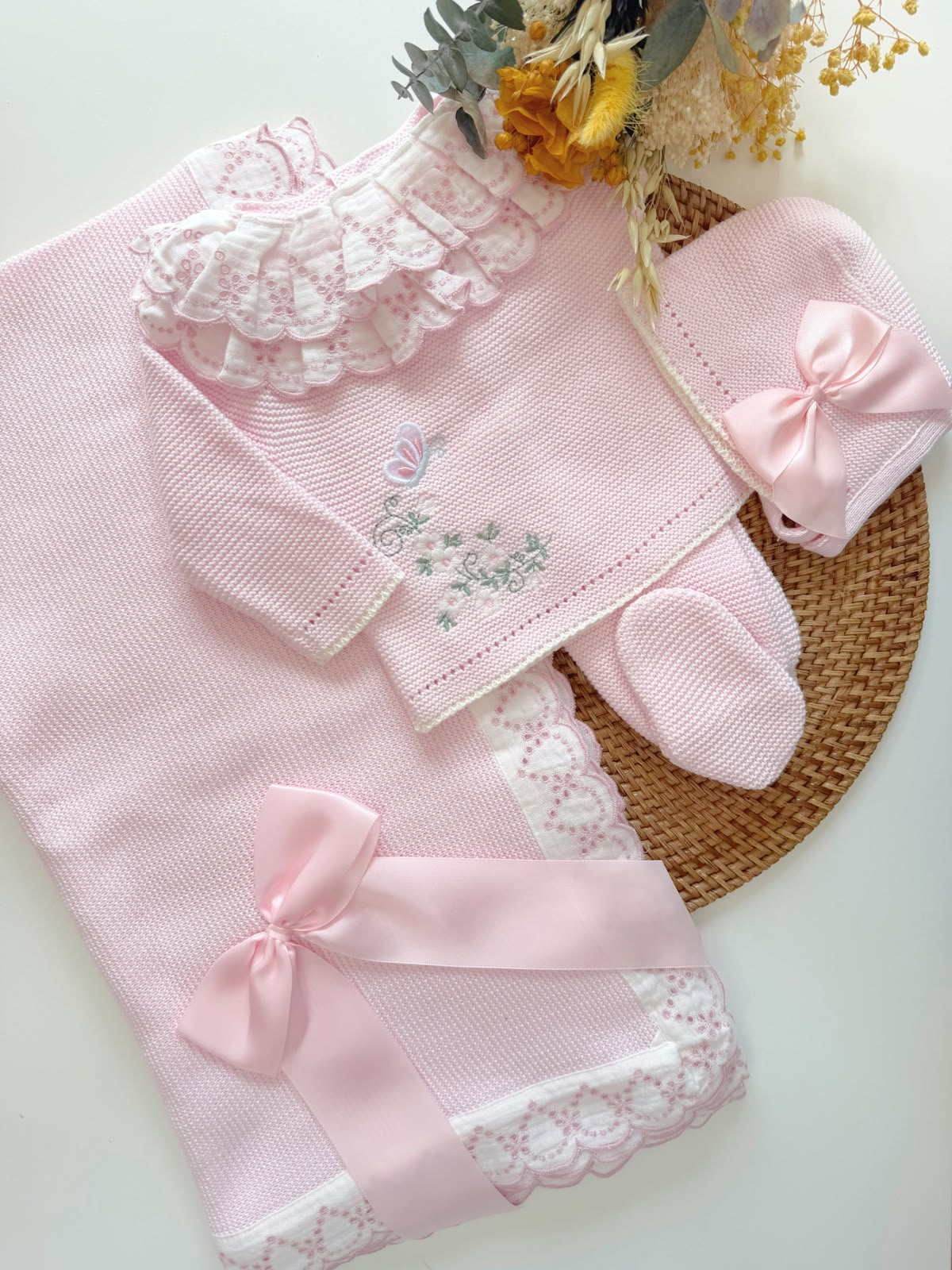 Mariposa Newborn Set with Matching Blanket