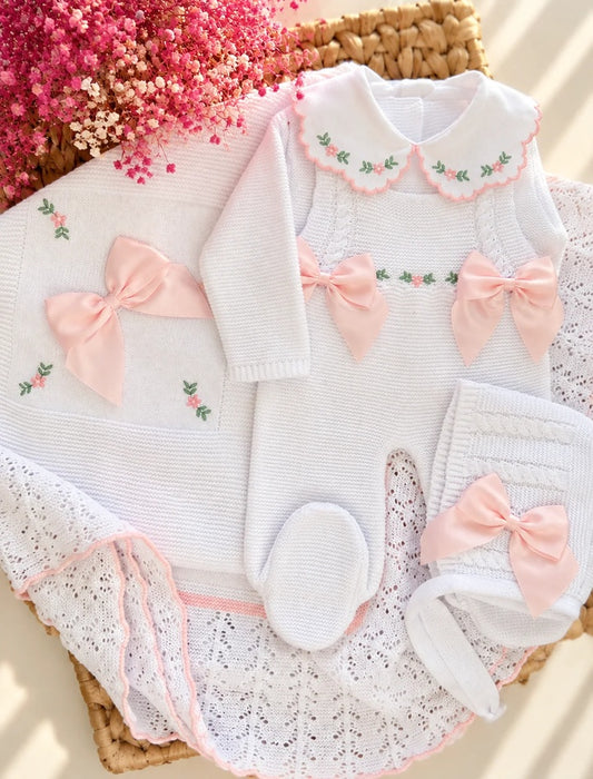 set Paula Flores Three Piece Knitted and blanket